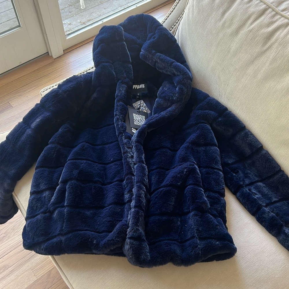 Apparis coat